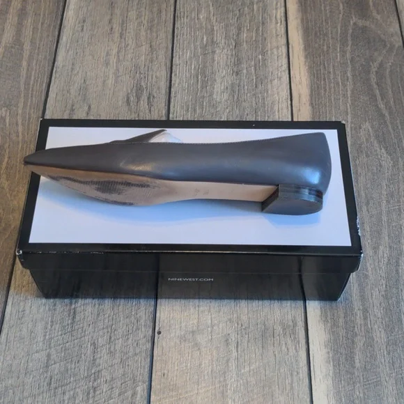 Nine West Women's Gray Flats 7.5 - Picture 3 of 4